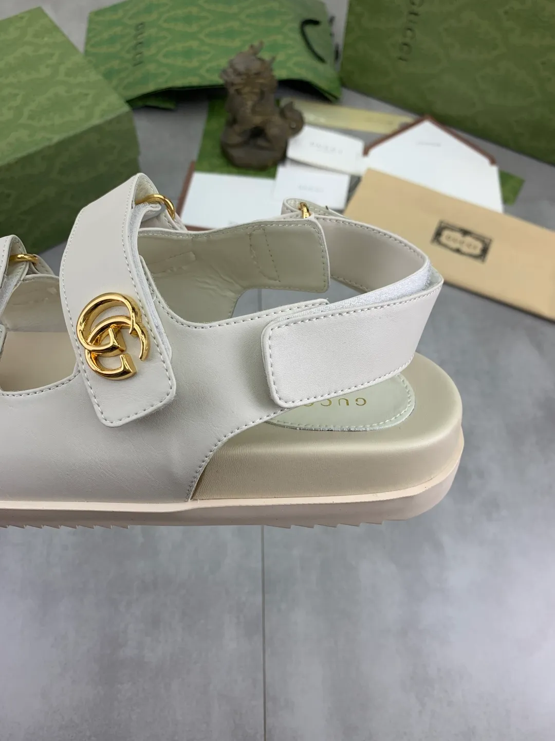 Men's Men's Shoes 💰P460💰【New Style】High Version 🎁🎁🎁 GUCCI New Year of the Snake casual slippers, original official website, perfect workmanship, transmitting a kind of noble luxury, sublimating its definition of luxury in Gucci's high-end extraordinary craftsmanship. Original Gucci double G combination outsole, code number: 35-45, complete package